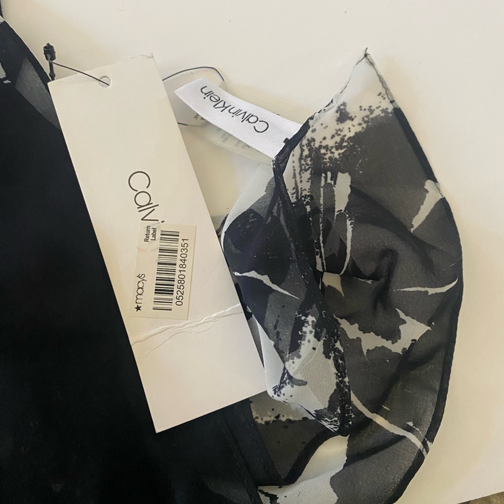 Calvin Klein Decorative Scarf - Picture 3 of 4
